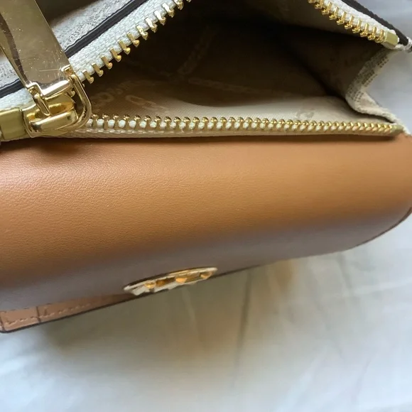 Michael Kors Compact Wallet - Picture 3 of 7